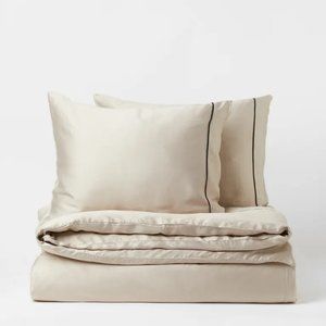H&M home King/Queen Beige Neutral Duvet with Black Stripe Piping